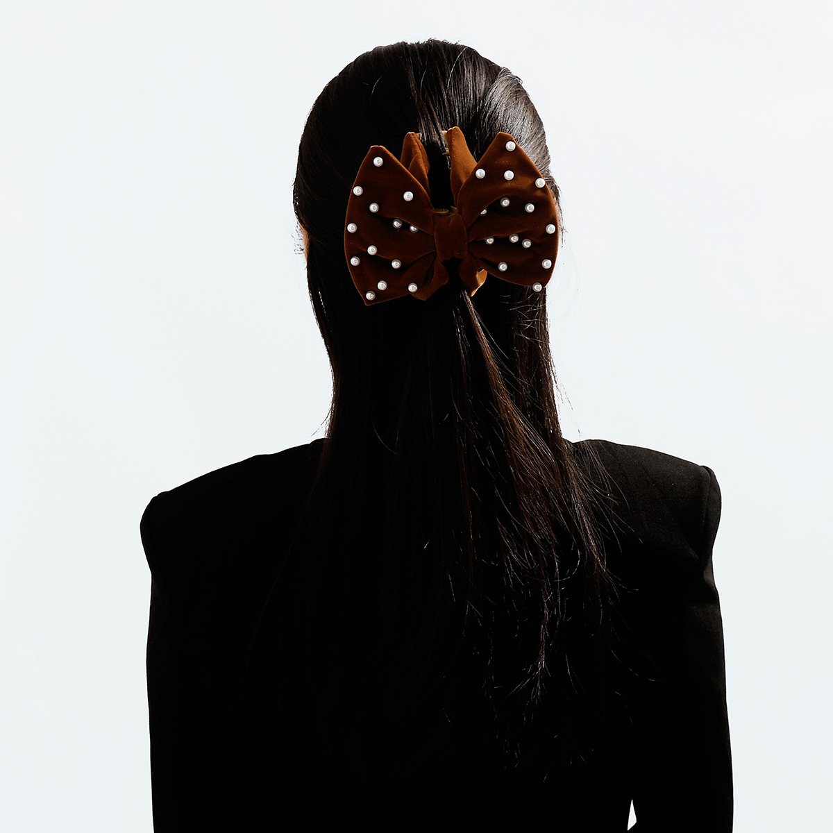 F5263 French autumn and winter velvet pearl hair clip creative fashion sweet age reduction creative bow ponytail clip