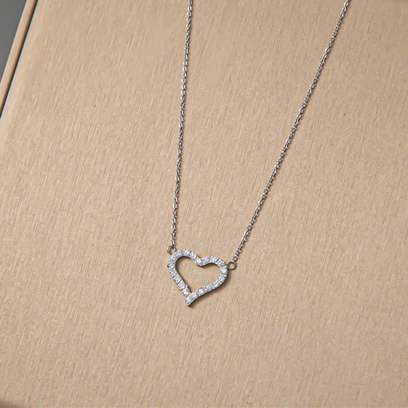 Titanium Steel Hollow Heart Necklace Ladies Full Diamond Exquisite Peach Heart Internet Celebrity Clavicle Chain Birthday Gift
