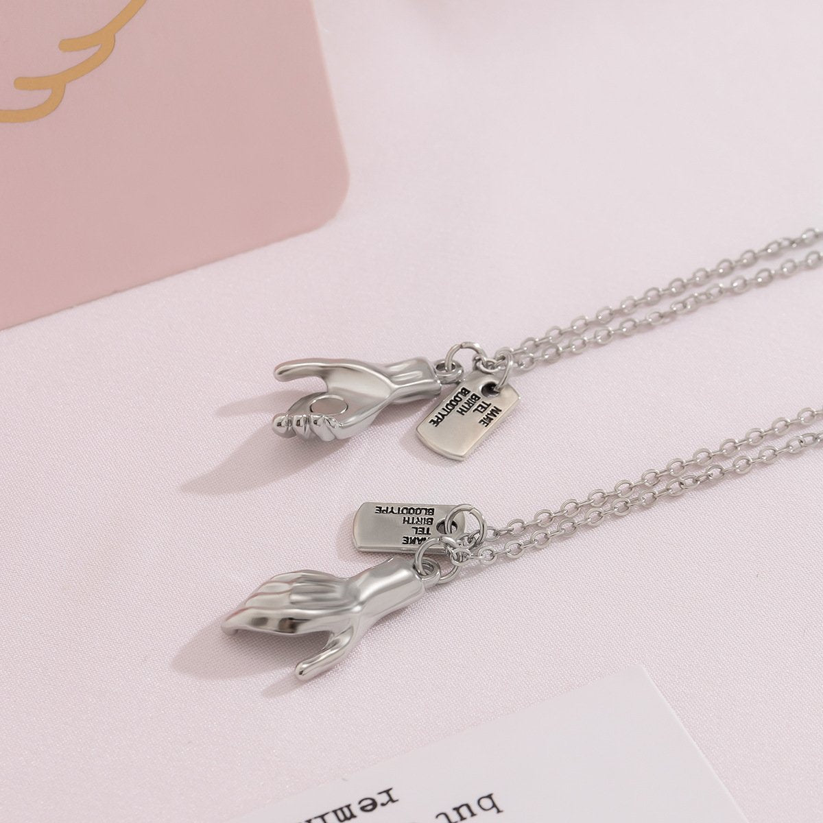 Jewelry Creative Niche Magnetic Handshake Set Couple Necklace Simple Pendant Thin Chain Necklace