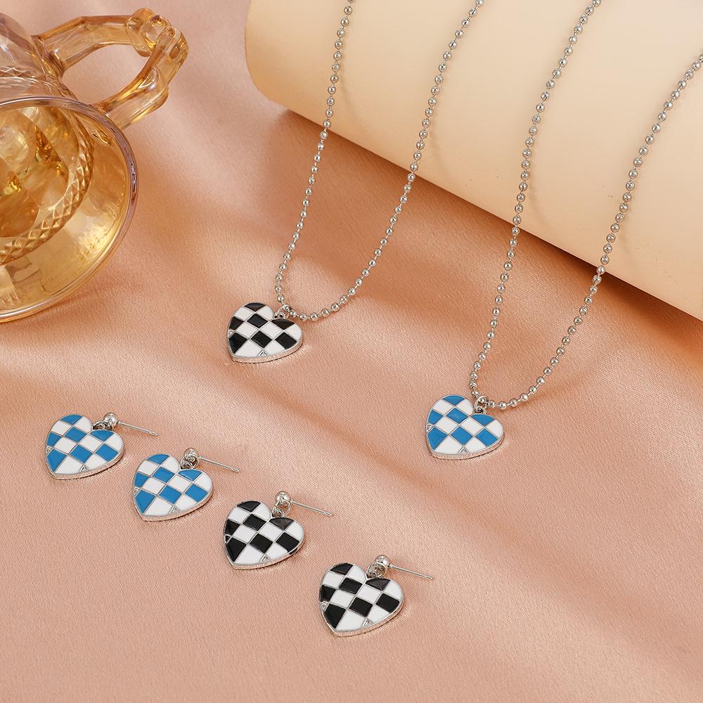 Drip oil black and white checkerboard love pendant necklace ins net red retro peach heart earrings personality accessories female