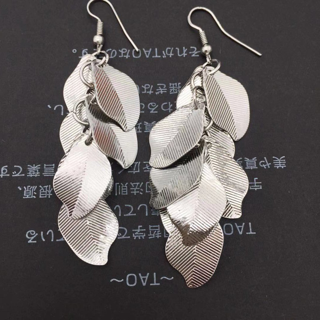 Fashion Texture Metal Sequins Banana Leaf Ladies Earrings Pop Earrings Indian Ear Jewelry