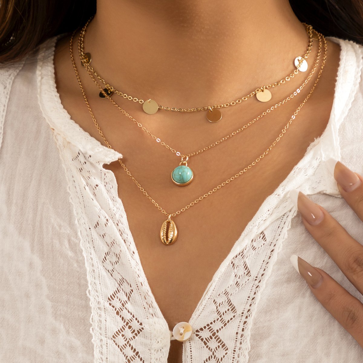 Ornament Vintage Ethnic Turquoise Pendant Necklace Simple Metal Sequin Shell Necklace Women