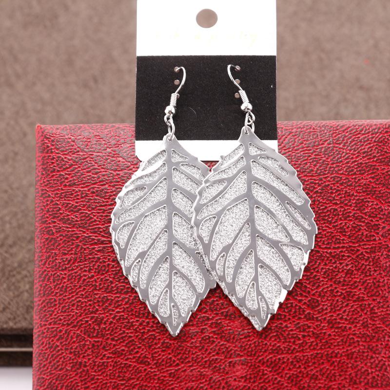 Hot Jewelry Small Leaf Earrings Female Oval Earrings