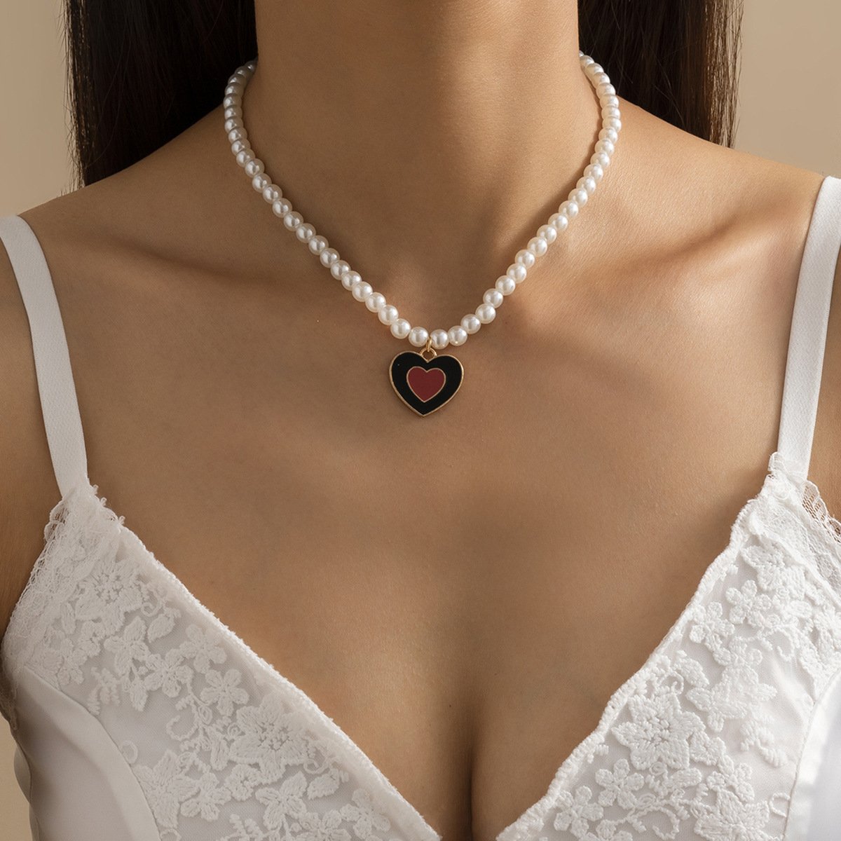 Sweet and cool mixed color dripping nectarine heart single-layer necklace simple stacking imitation pearl collarbone necklace