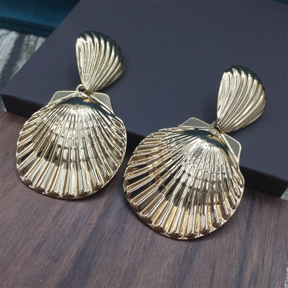 Gold metal scallop earrings exaggerated atmospheric party performance shell earrings