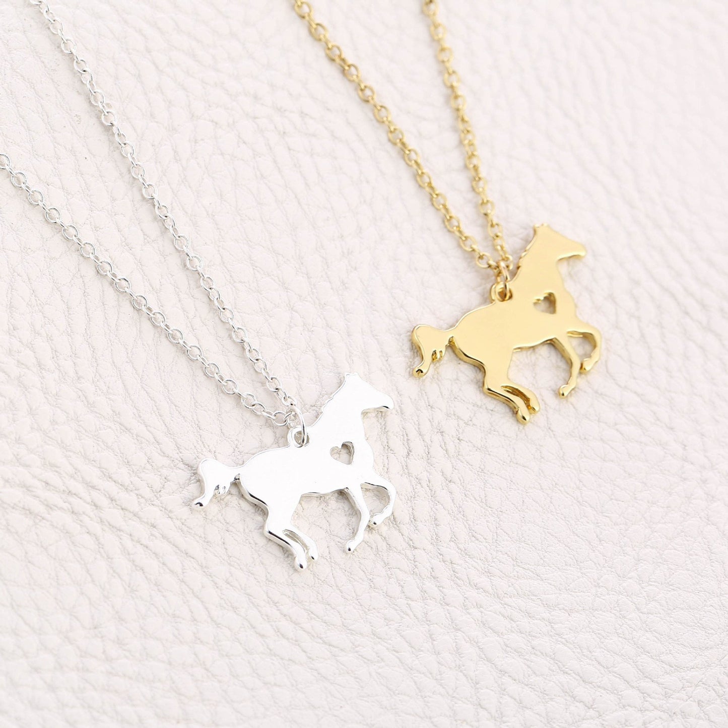 Explosive gold decoration unicorn horse necklace female love clavicle chain pendant electroplating alloy