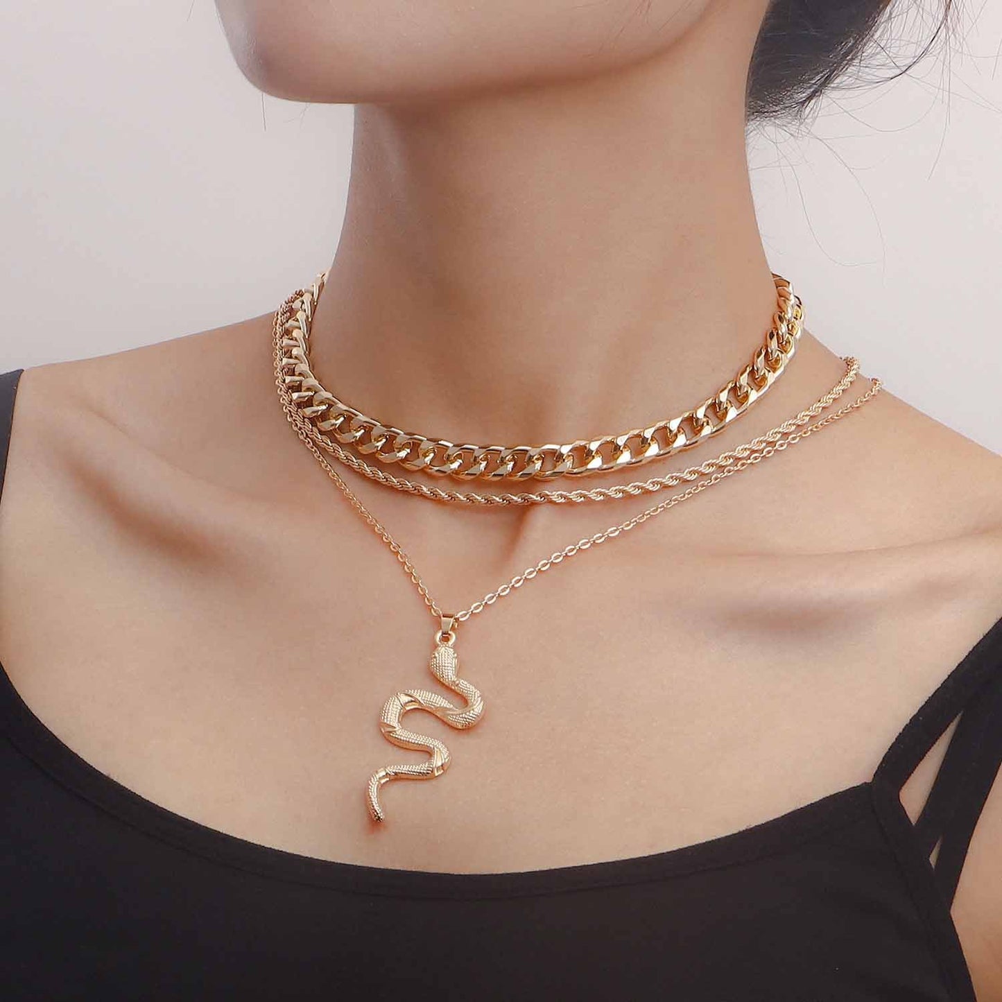 Jewelry ins popular snake-shaped element necklace female minority design sense ancient snake pendant necklace necklace