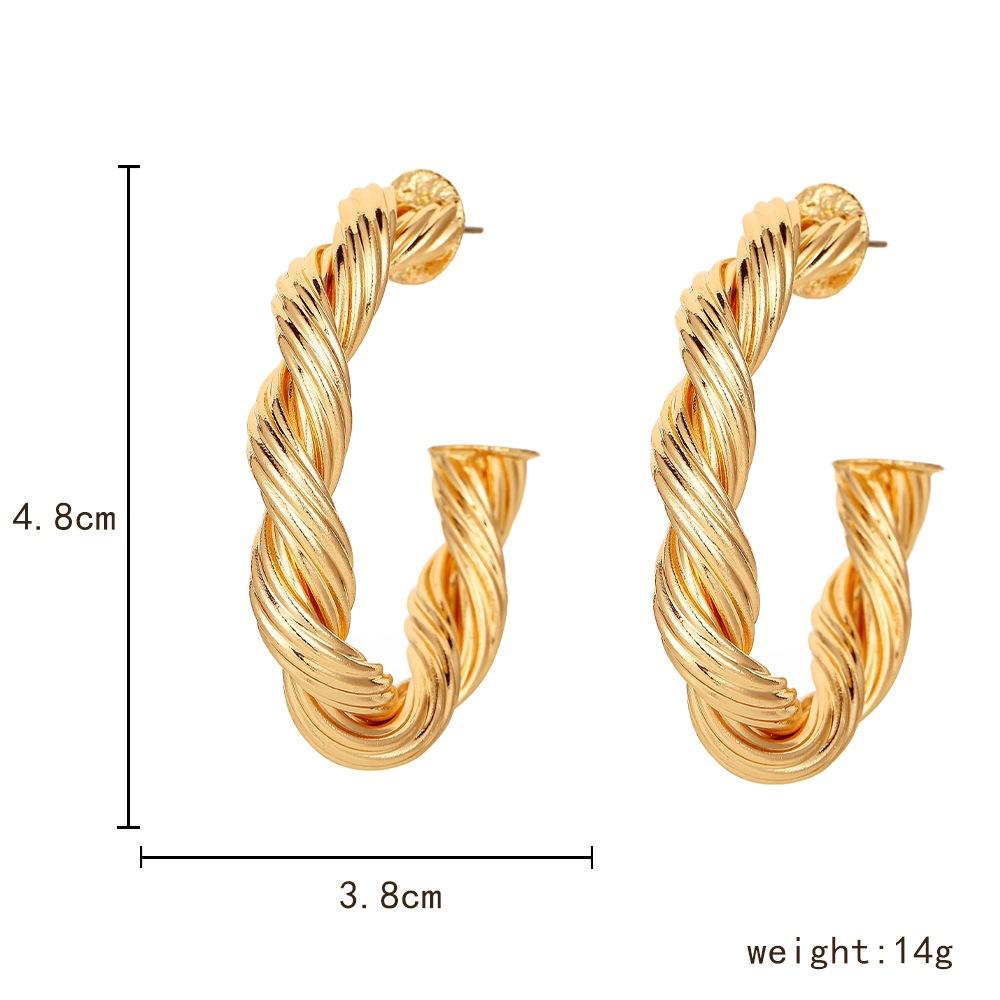 Autumn and winter metal simple C-shaped twist earrings golden geometric temperament ladies earrings