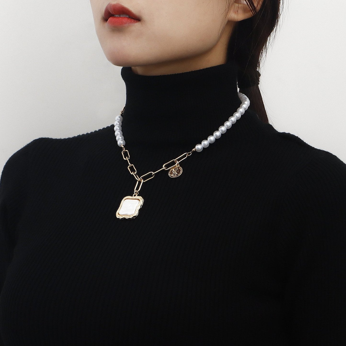 Tassel Pearl Geometric Necklace Female Ins Niche Design Temperament Light Luxury French Fashion Necklace Sweater Chain