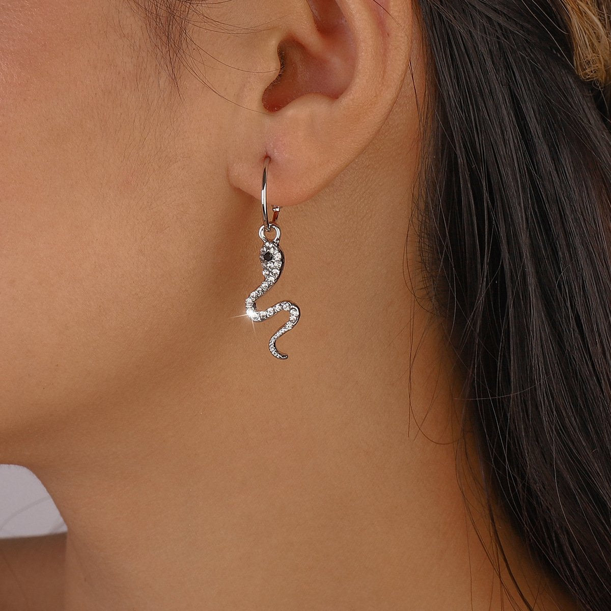 E1369 Jewelry exaggerated micro-inlaid snake-shaped asymmetric earrings personality geometric design earrings