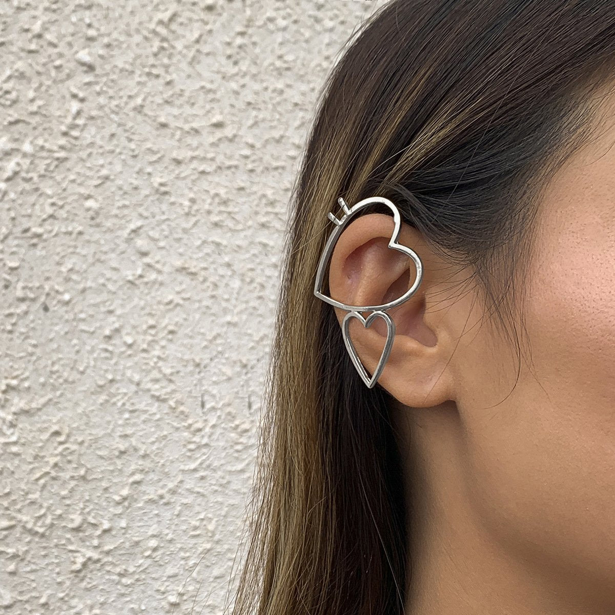 Jewelry simple and cold peach heart-shaped ear bone clip fashion street shooting geometric metal ear hanging earrings