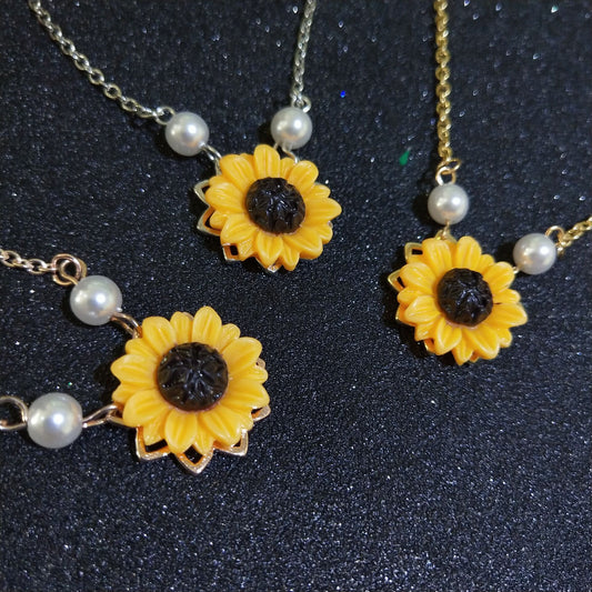 Jewelry Fashion Simple Sunflower Necklace Leaves Pearl Pendant Sweet Sunflower Clavicle Chain