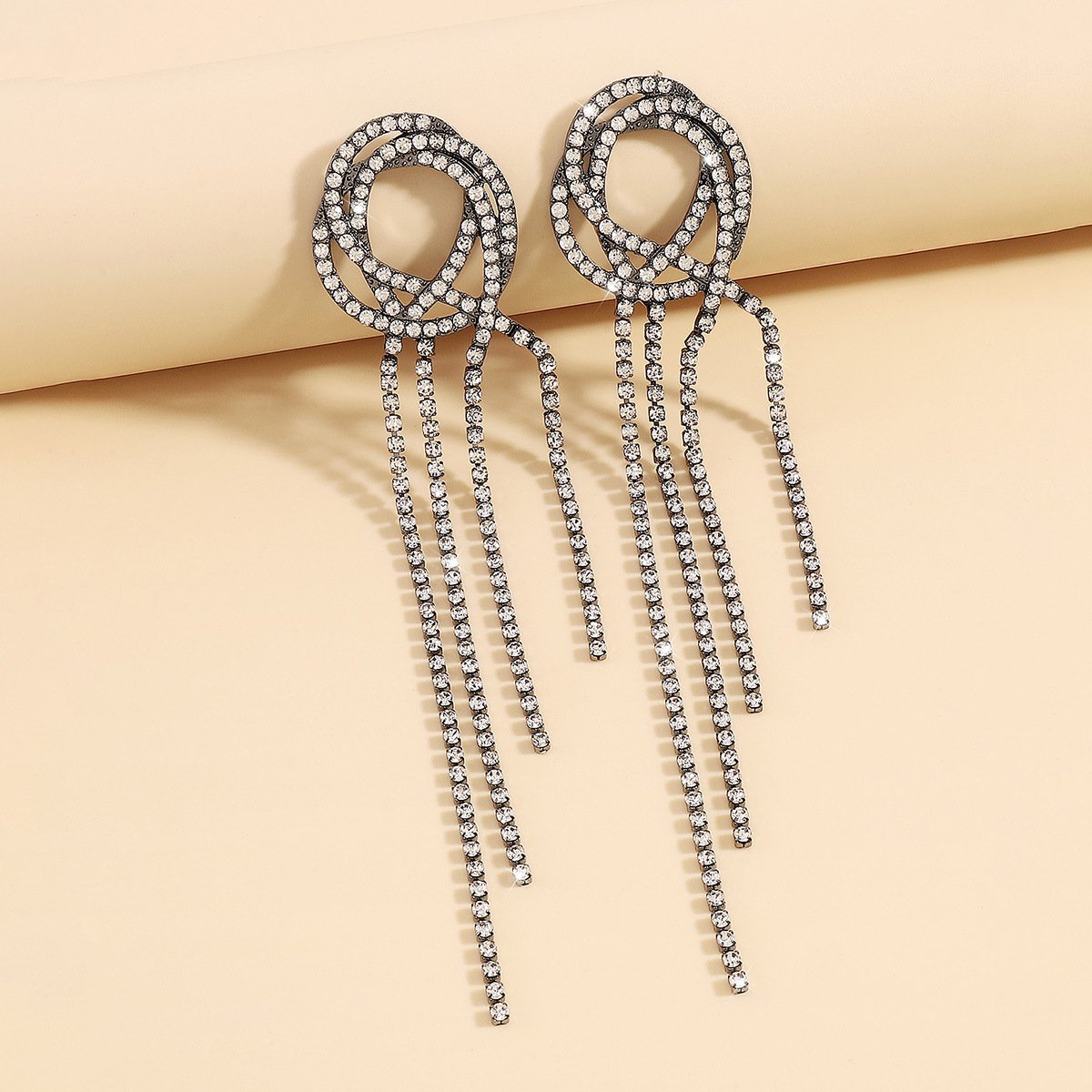 E11216 Exaggerated fashion earrings claw chain tassel temperament fairy earrings temperament rhinestone earrings