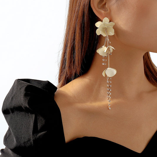 E1129ZA Design sense flower three-dimensional long earrings niche fairy claw chain rhinestone flower earrings