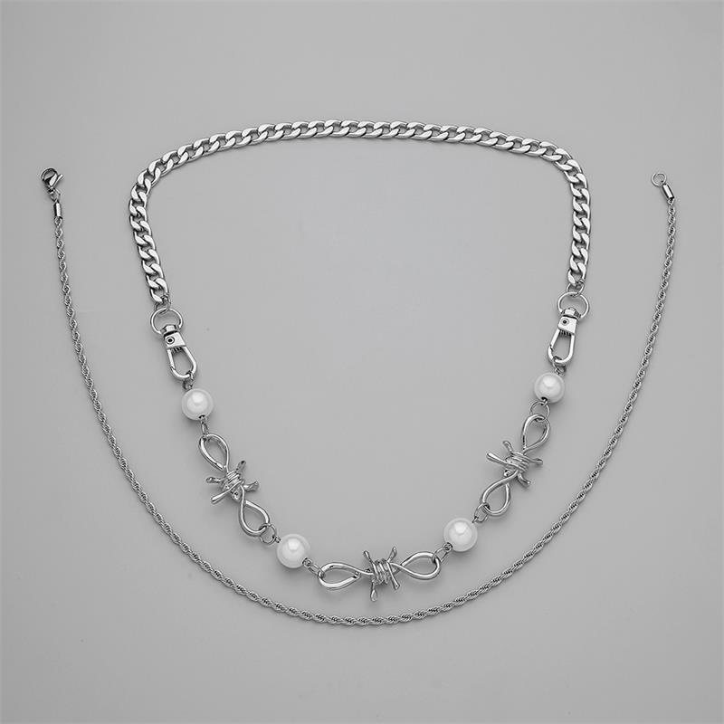 Exaggerated personality thorns splicing key chain reflective pearl stacked necklace twist Cuban clavicle chain