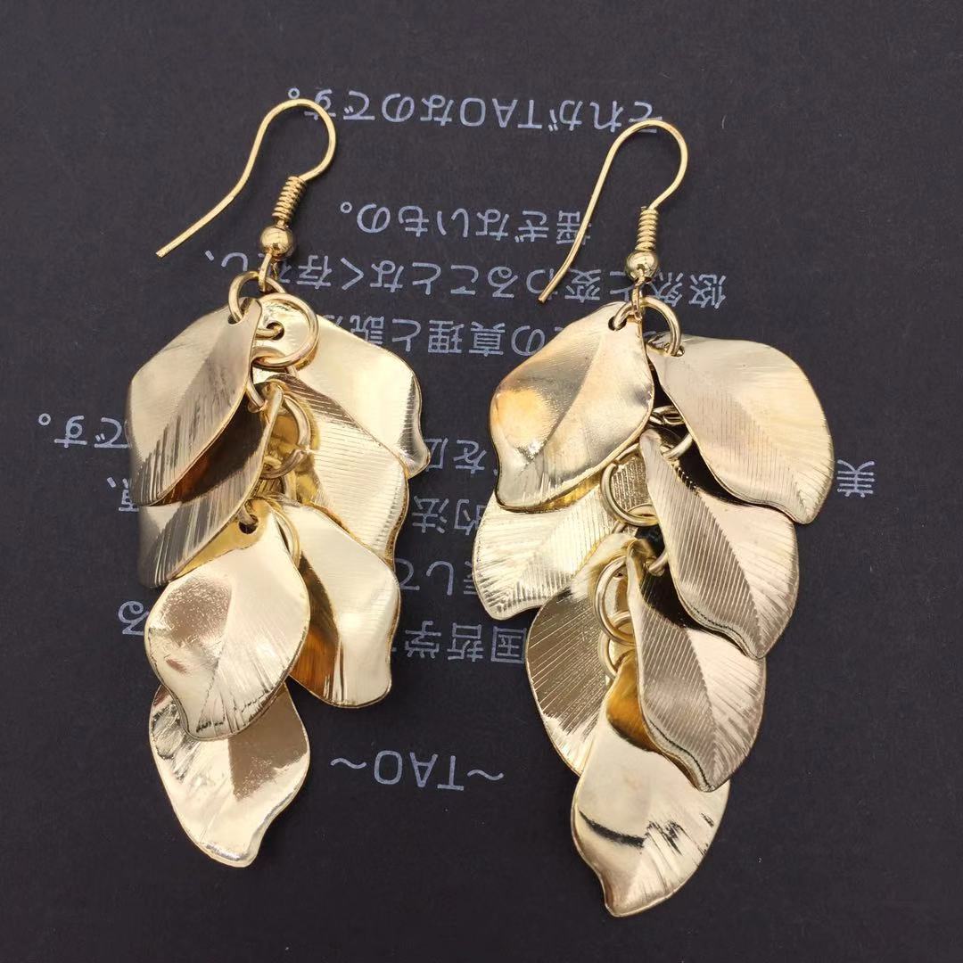 Fashion Texture Metal Sequins Banana Leaf Ladies Earrings Pop Earrings Indian Ear Jewelry