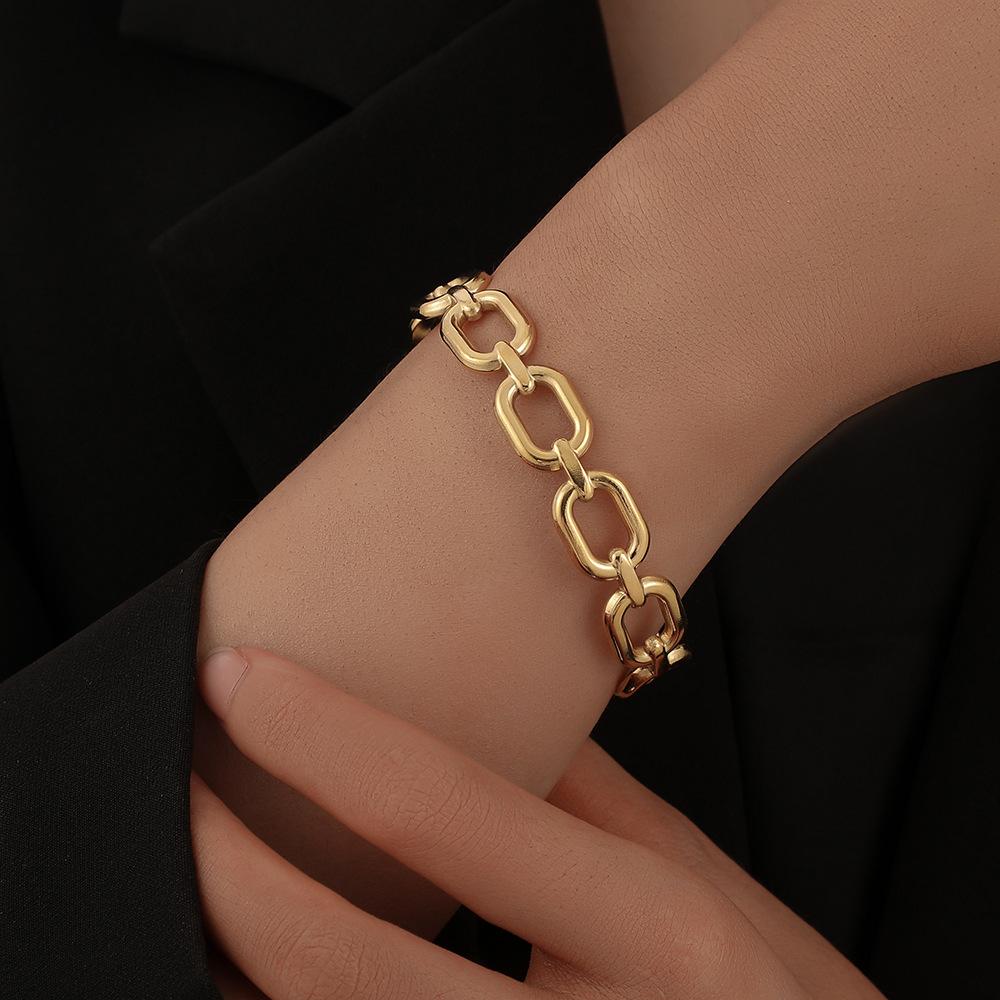 ins trend personality titanium steel square chain buckle open bracelet stainless steel fashion simple C-shaped bracelet