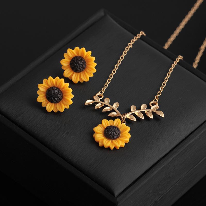 Fashion creative sun flower earrings simple and sweet sunflower earrings jewelry