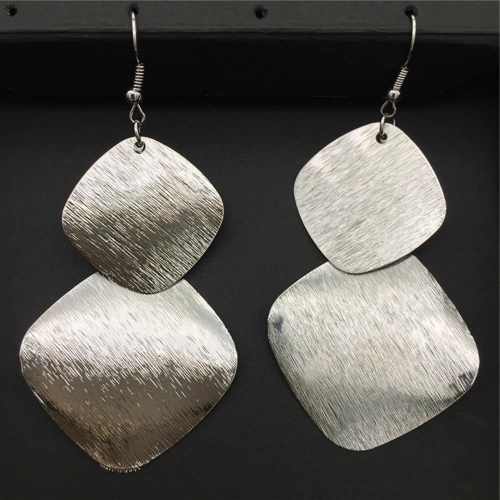 Thin face beautiful girl size metal sheet square curved surface frosted earrings popular earrings