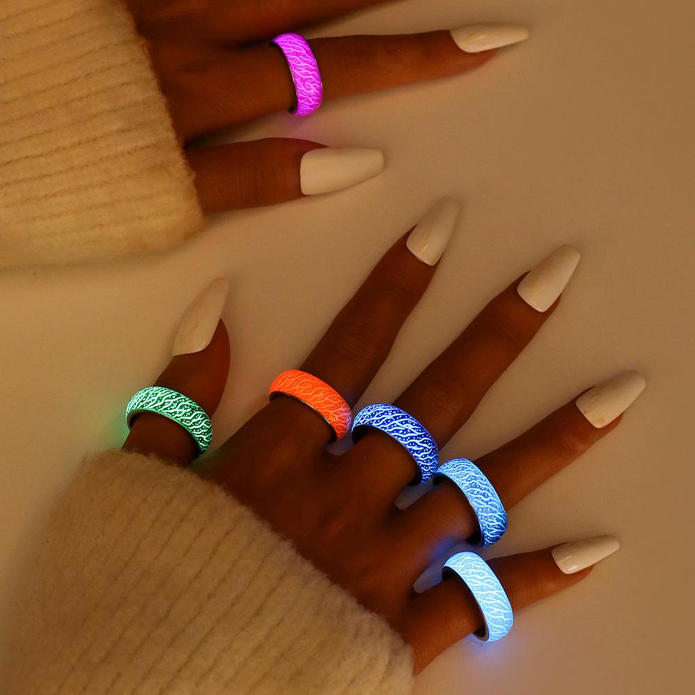 Fashion simple original design personality stainless steel resin luminous forest crack creative ring