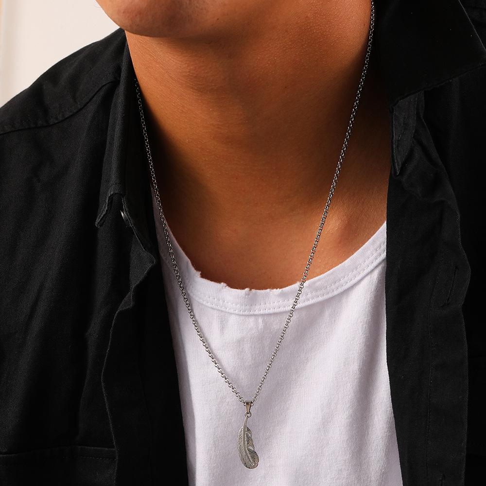 Niche design high-end men's simple personality stainless steel feather necklace versatile fashion titanium steel pendant