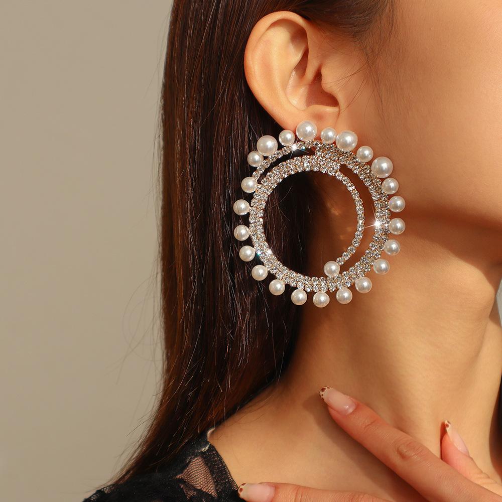 E1263 Jewelry Personality Diamond Round Earrings Exaggerated Night Light Luxury Imitation Pearl Earrings Women