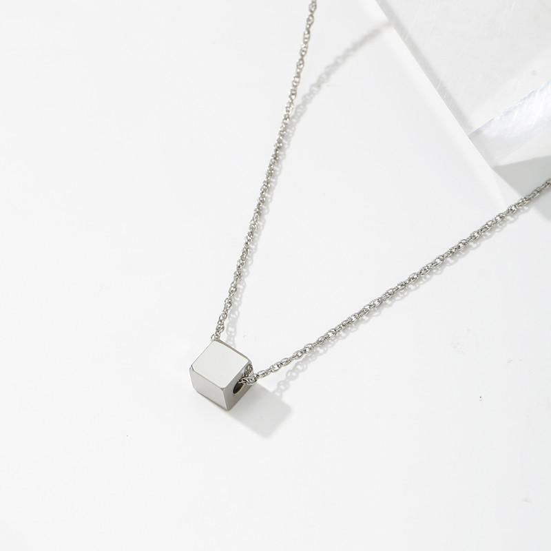 Minimalist Design Cos Cube Light Luxury Texture Titanium Steel Simple Fashion Versatile Necklace Female Small Cube