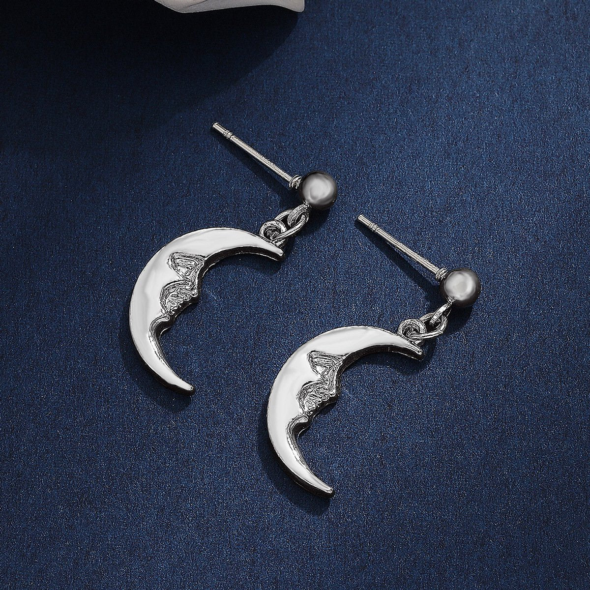 Smiley face moon earrings indifferent personality temperament creative geometric metal earrings fashion earrings