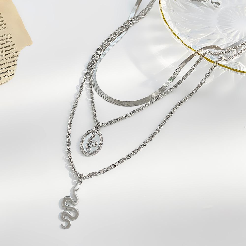 Fashion retro multi-layer snake necklace ins cold metal long sweater chain animal clavicle chain female