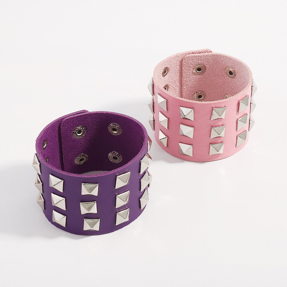 B1749TikTok Exaggerated Rhombus Rivet PU Leather Hand Decoration Punk Night Bracelet