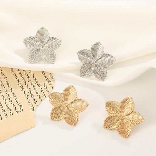 Ins simple flower earrings female Bohemian ethnic five-petal earrings creative temperament earrings