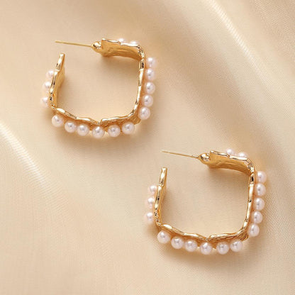 Light luxury, niche, high-end design, square geometry, irregular hammered pearl earrings, gentle temperament ear accessories