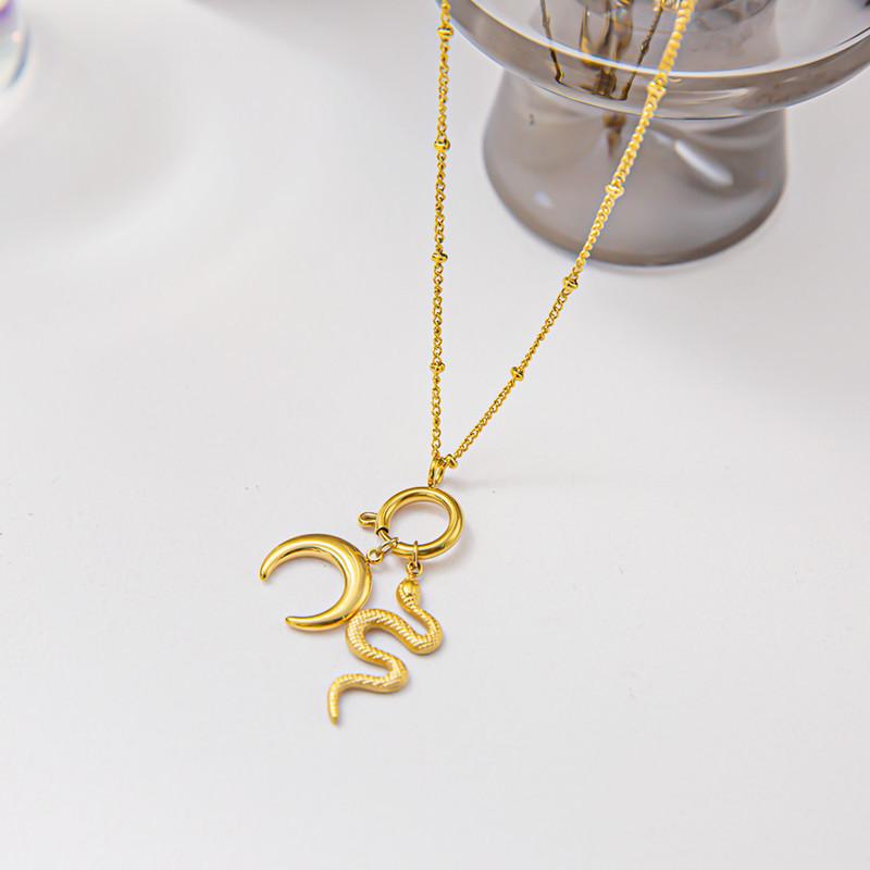 INS net red necklace gold moon snake pendant necklace female fashion retro stainless steel pendant necklace 18K