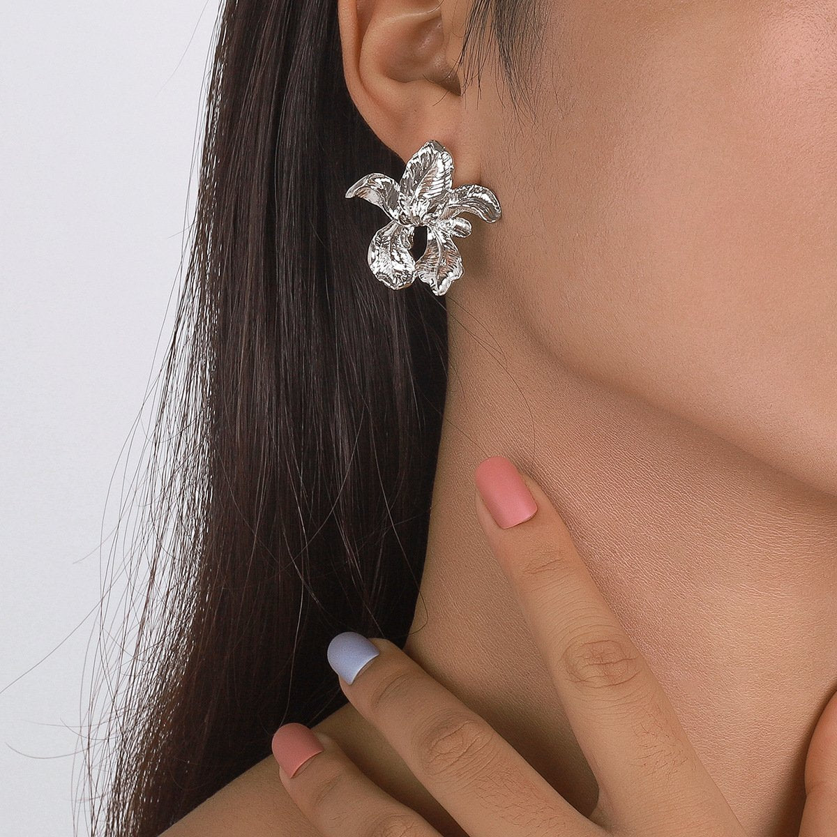E1863 Irregular Simple Metal Flower Earrings Temperament Elegant Literary Retro Design Earrings