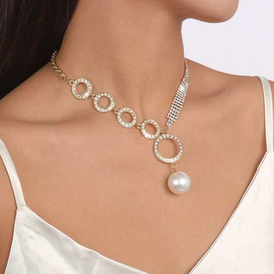 N1597 Light luxury niche fashion collarbone necklace imitation pearl circle claw chain full of diamond personality necklace