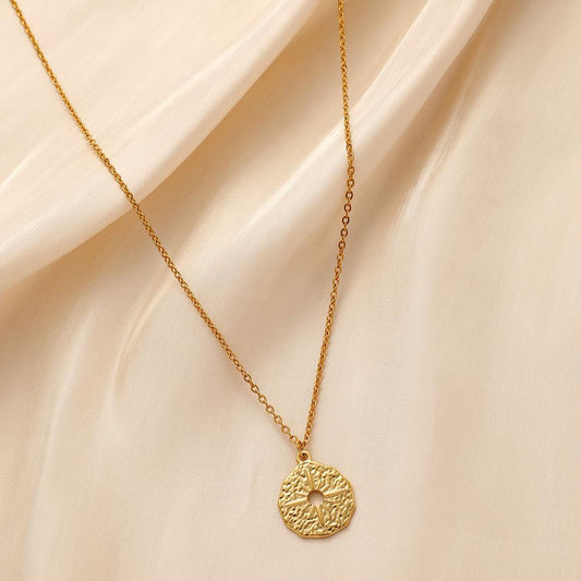 Light luxury simple personality stainless steel gold all-match vintage coin hollow star short necklace clavicle chain