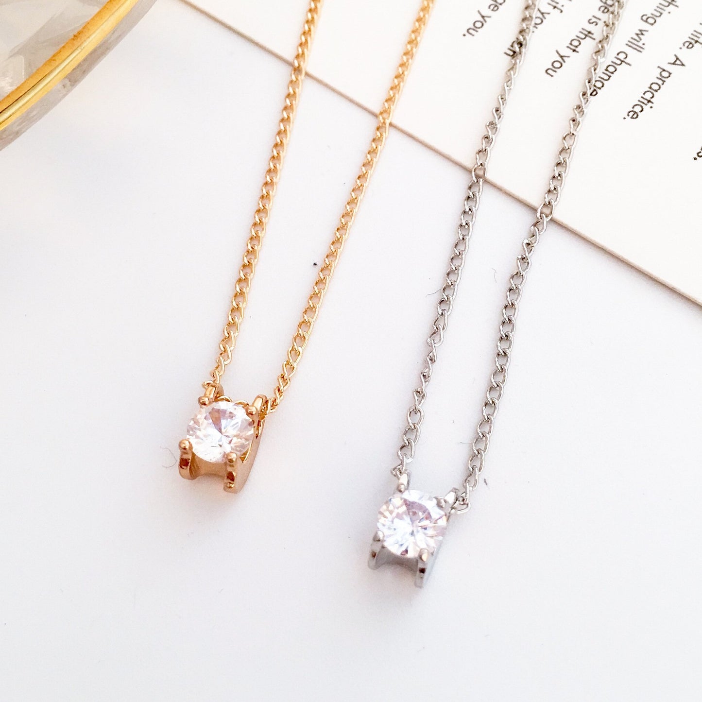 Jewelry Women's Short Clavicle Chain Personality Small Fresh Creative Zircon Pendant Fashion Simple Necklace Jewelry