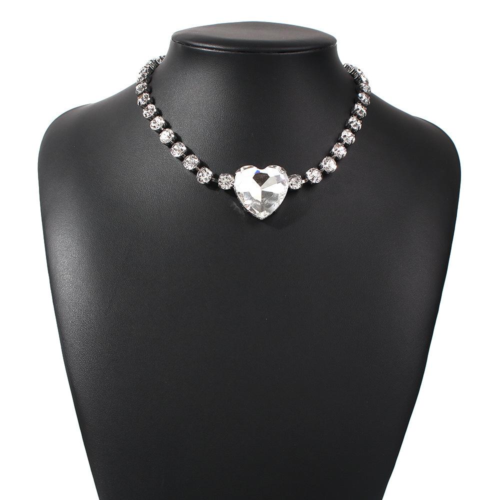 N7729 Exaggerated Creative Clavicle Chain Female Luxury Glass Diamond Heart Pendant Necklace