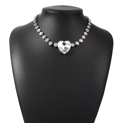 N7729 Exaggerated Creative Clavicle Chain Female Luxury Glass Diamond Heart Pendant Necklace