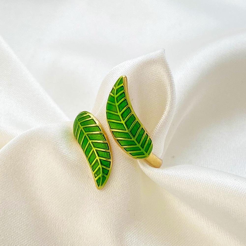 Ins simple leaf ring female Mori super fairy drop oil green leaf geometric opening index finger ring personality ring