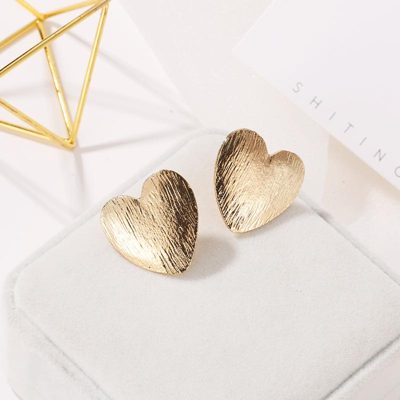 Trendy Heart Earrings Exaggerated Atmosphere Metal Frosted Retro Earrings Fashion Hipster Jewelry