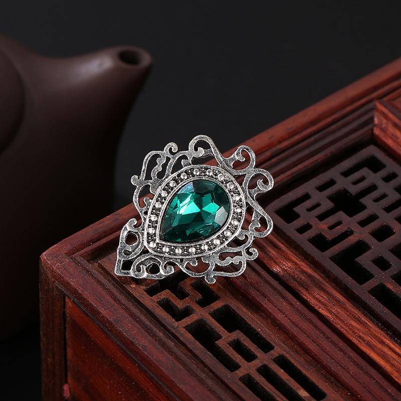 Retro palace 3-color gemstone brooch hollowed out lace water drop gemstone diamond simple brooch