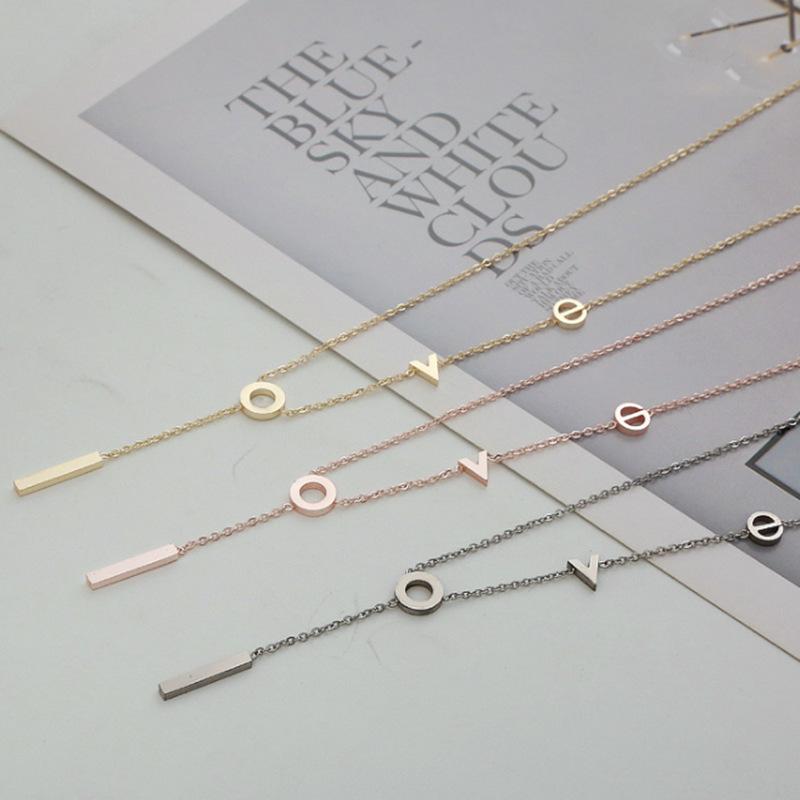 Net red love titanium steel necklace female niche design feeling ins cold collarbone chain non-fading small jewelry