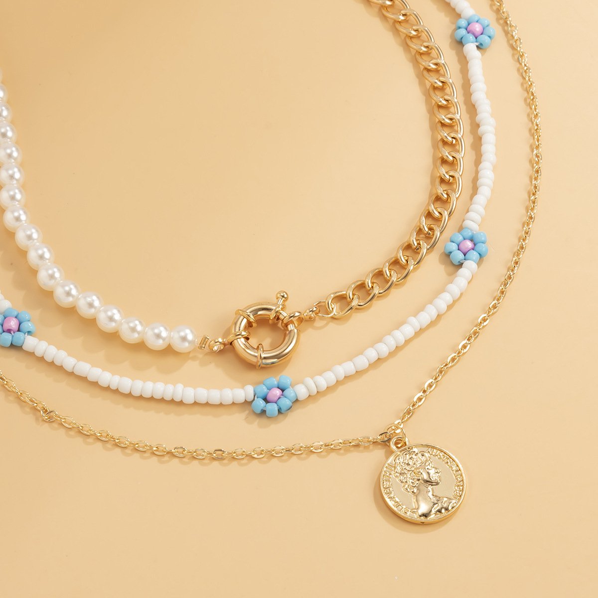 Bohemian Daisy Flower Rice Bead Necklace Retro Simple Metal Figure Imitation Pearl Necklace