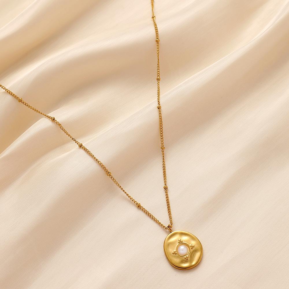 Fashion Simple Personality Advanced Sense Light Luxury Minority Stainless Steel Gold Retro Coin Pearl Short Necklace Female