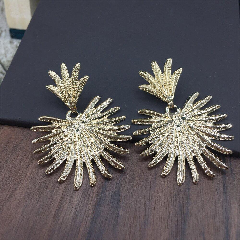 Summer exaggerated grid size leaf stud earrings shrimp skin earrings