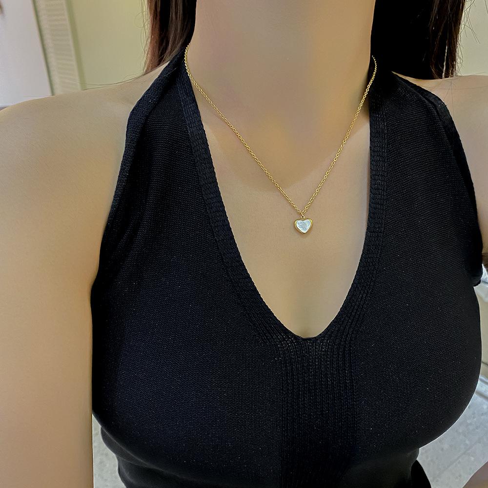 Ins Dongdaemun Classic Love Mother-of-Frittillary Titanium Steel Necklace Women's Simple Small People Indifferent Clavicle Chain