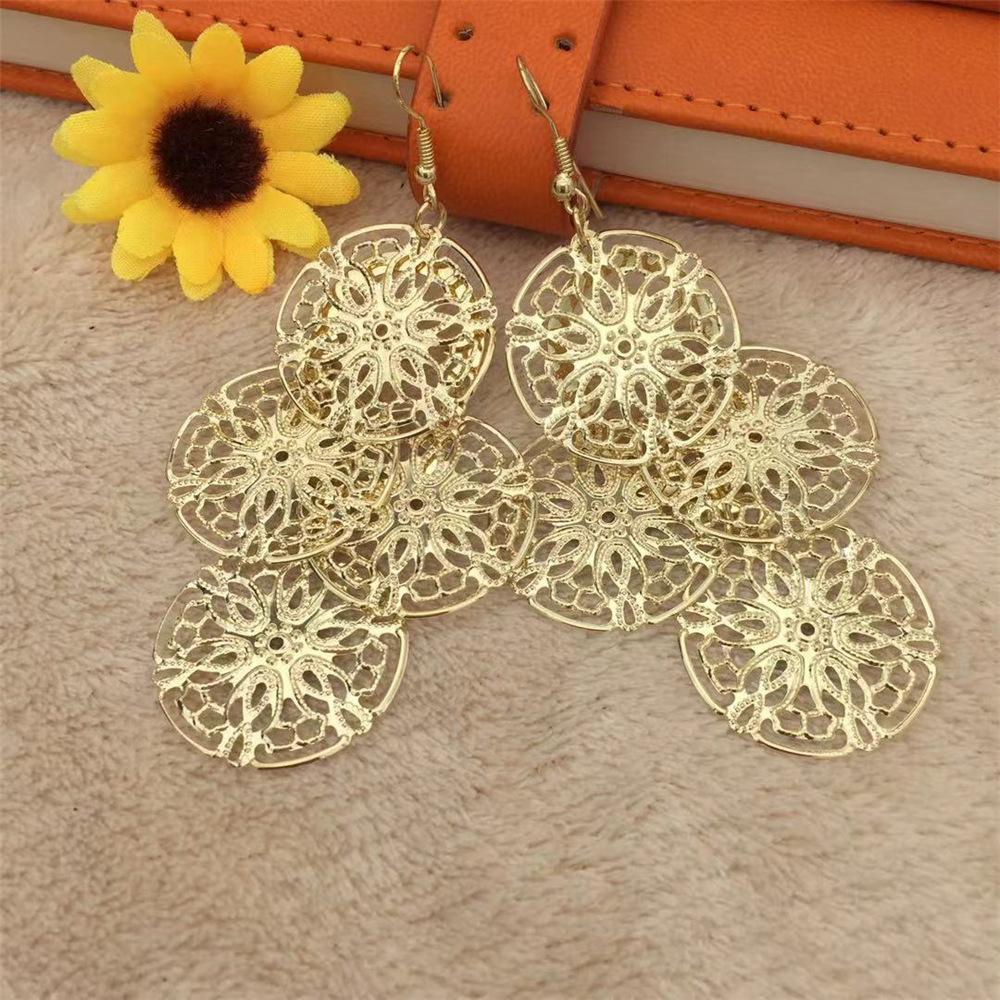 Palace Retro Hollow Flower Earrings Ladies Fashion Earrings Christmas Ball Supplies