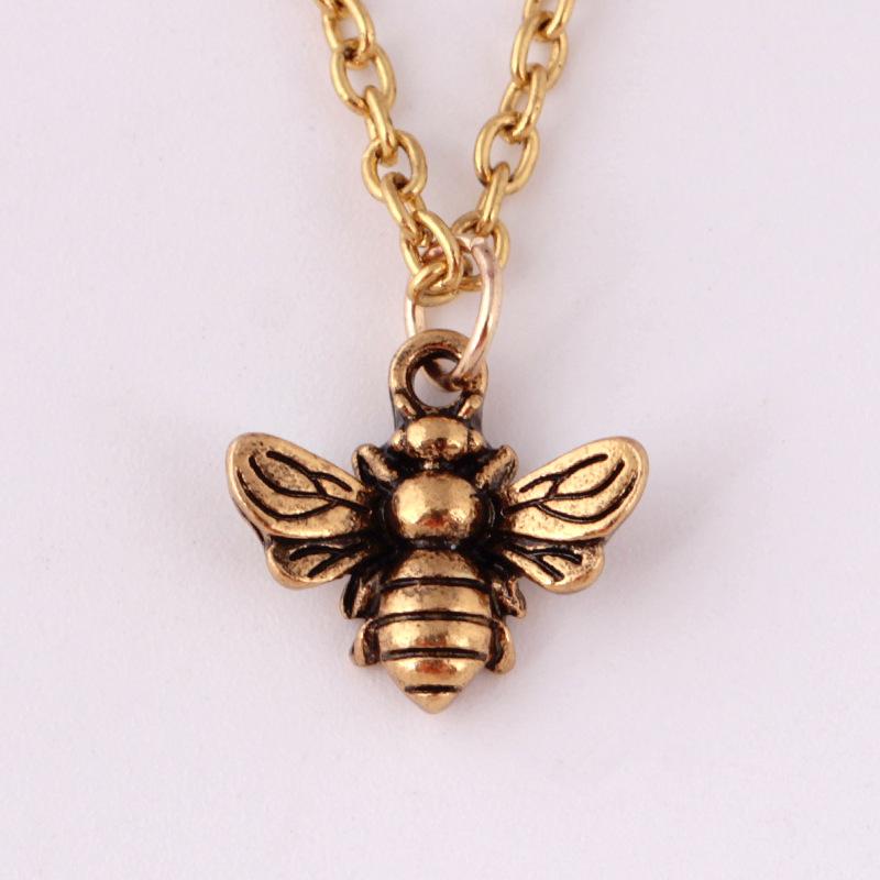 Creative Retro Cute Bee Pendant Necklace Personalized Insect Sweater Chain