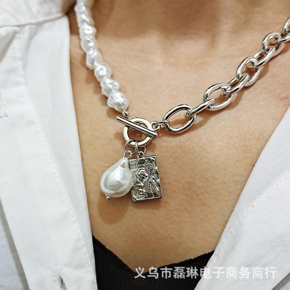 Jewelry Temperament Special-shaped Pearl Necklace Women's Retro Baroque Alloy Portrait Square Card Necklace